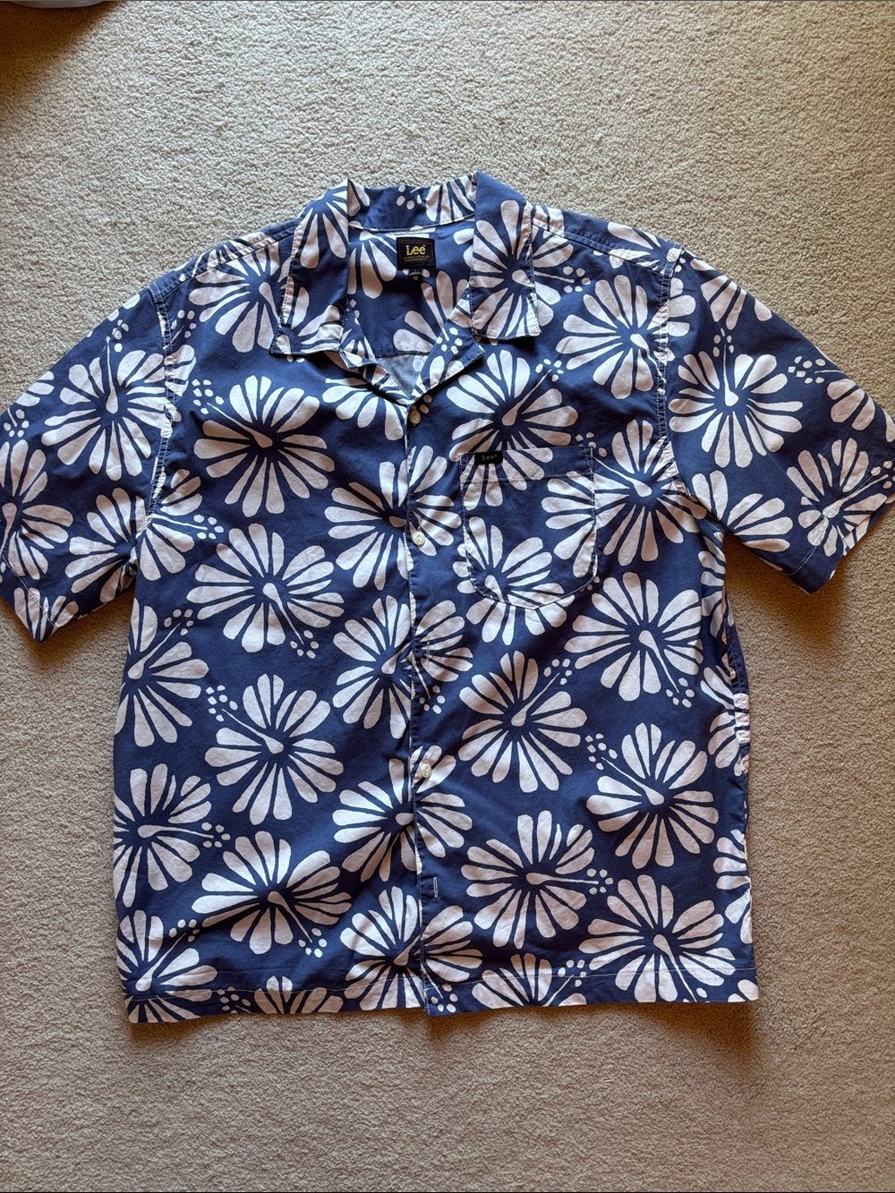 Lee Navy and White Floral Short-Sleeve Button-Down Shirt